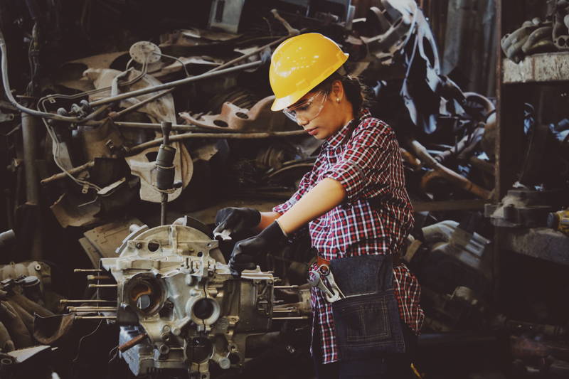 Why More Women Should Work Blue-Collar Jobs